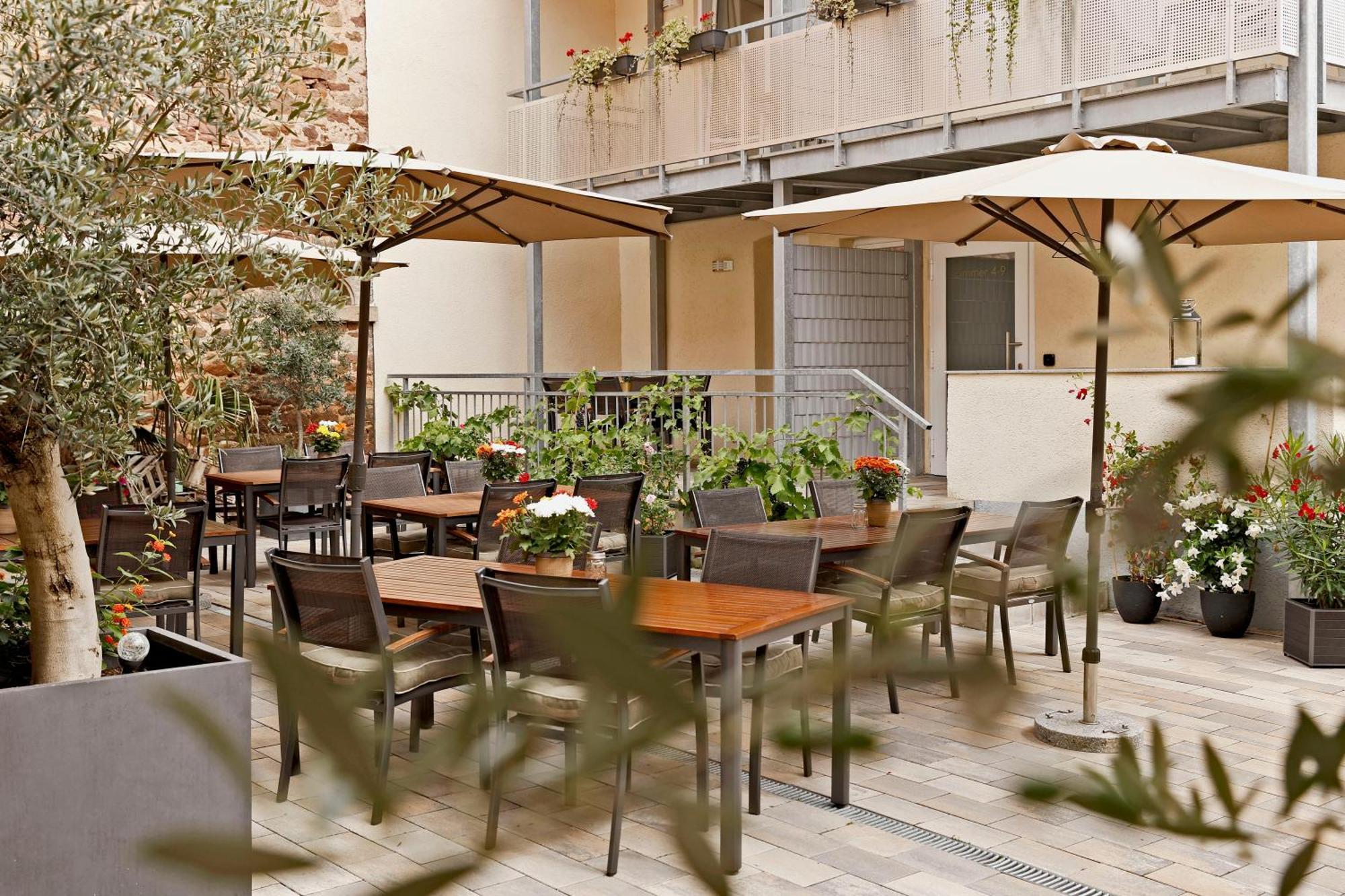 Vinotel Weinstrasse Herxheim am Berg Exterior photo